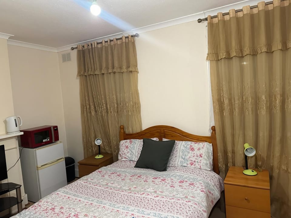 Kate House Bed and Breakfast in Wembley