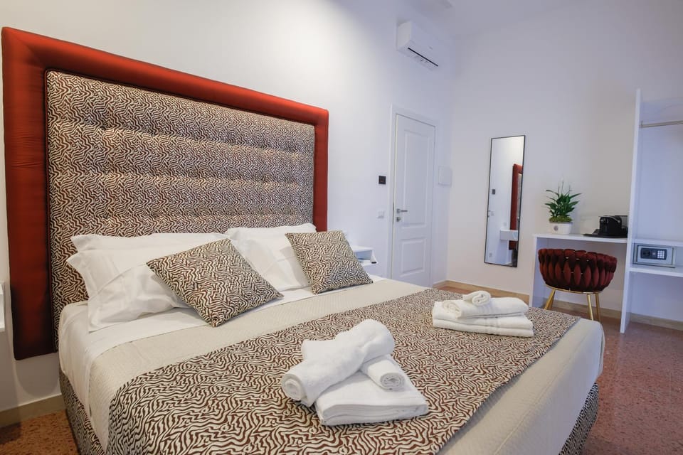 Bed, Bedroom, Breakfast, towels, air conditioner