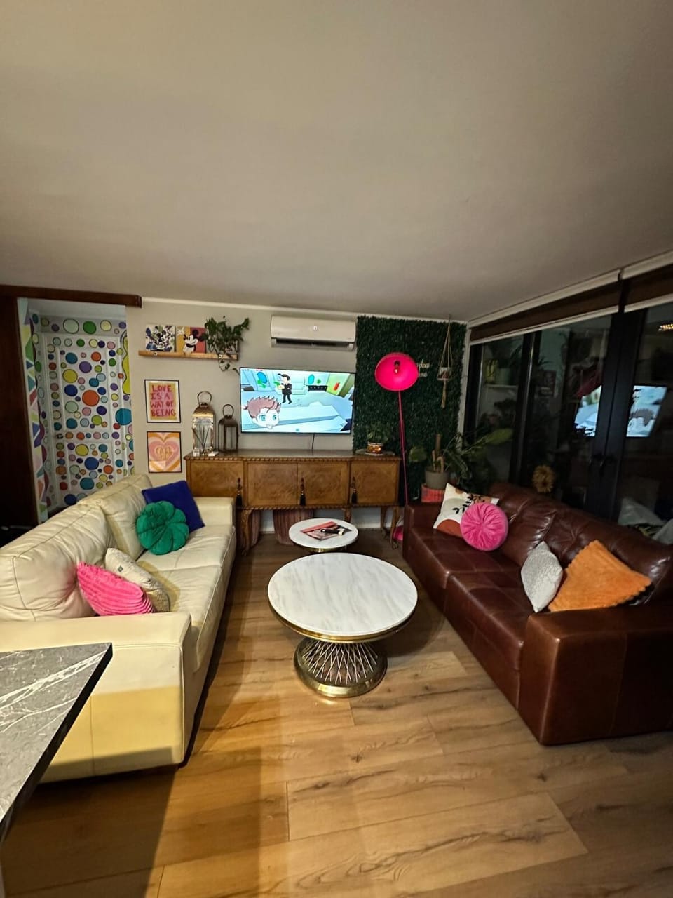 Communal lounge/ TV room