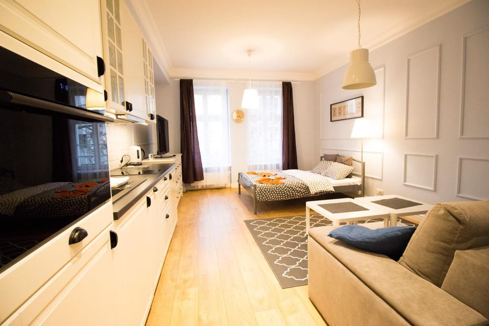 TV and multimedia, Kitchen or kitchenette, Seating area