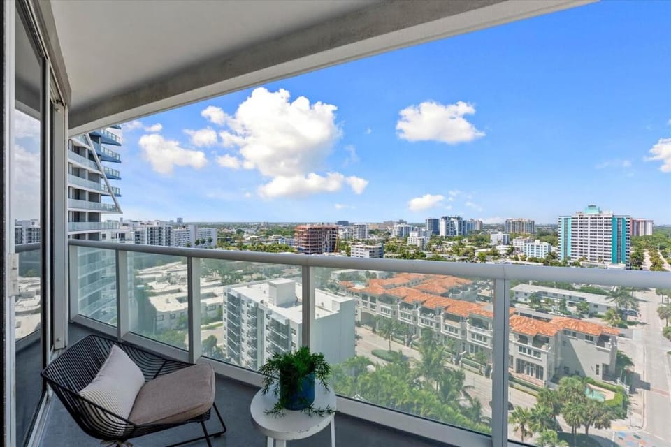 W Fort Lauderdale Corner Unit with Ocean View and Resort Access - 2BR 2BA Apartment in Fort Lauderdale