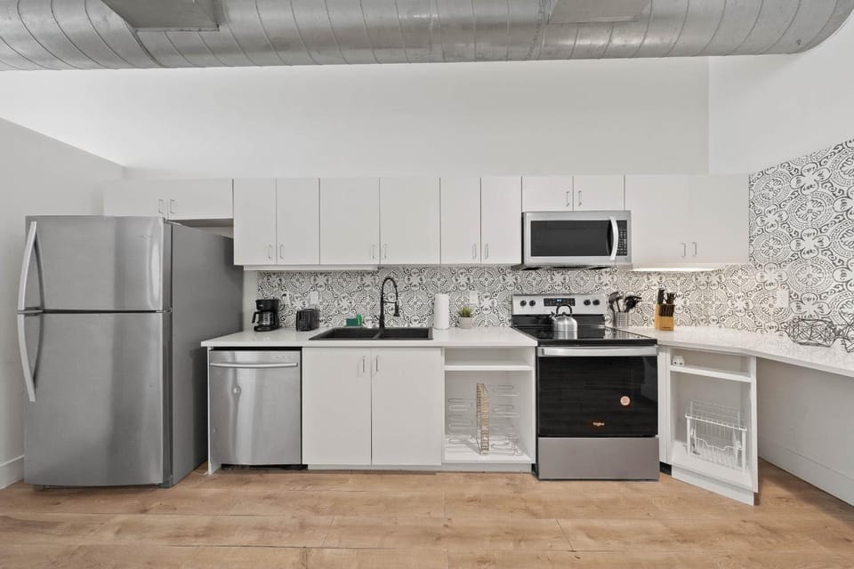 Woolworth Loft - Gaslamp 4BR Downtown Pad with Tub Apartment in Gaslamp Quarter