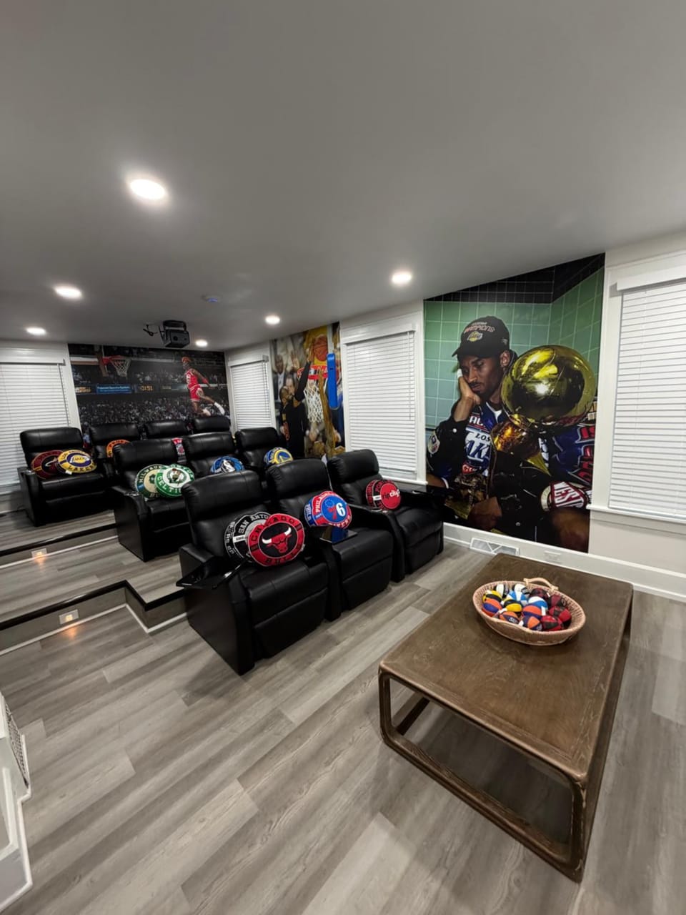 New Group Space - Sleeps 20! Near Sports Center House in Lake Erie