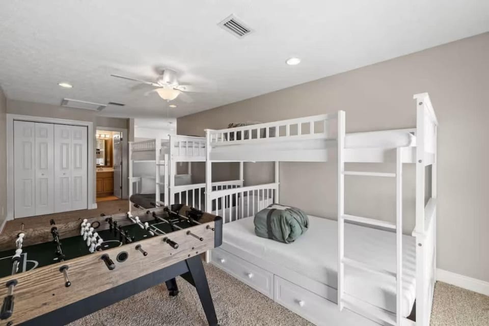 Bed, Bedroom, bunk bed