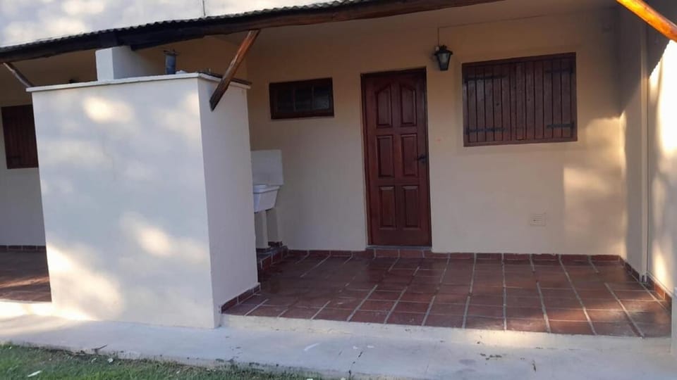 Triplex para 8 personas con piscina a una cuadra de la playa House in Villa Gesell