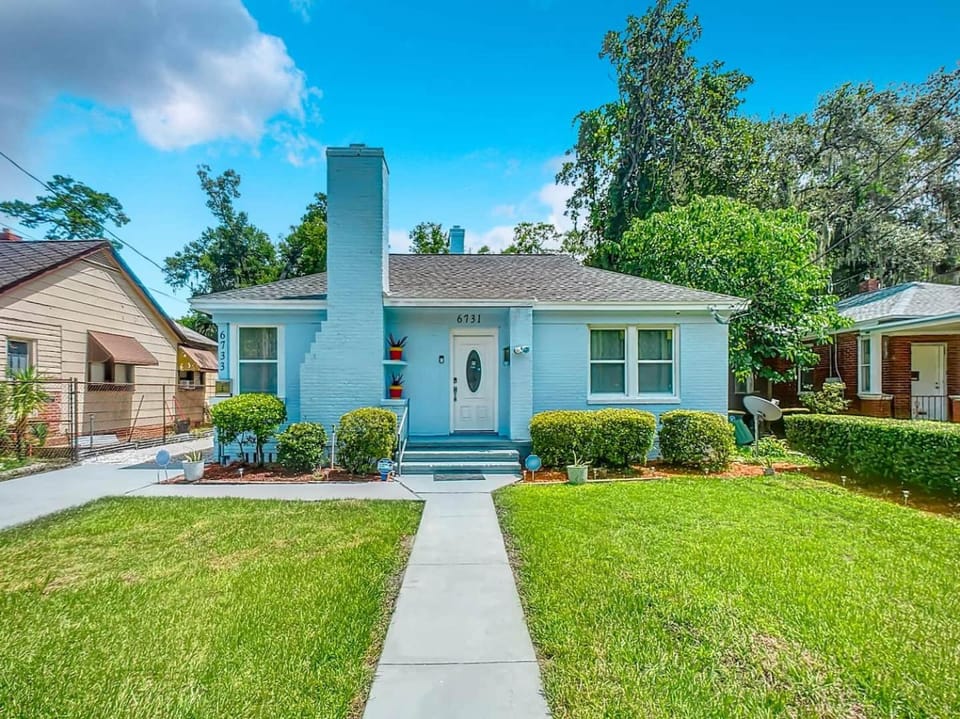Private 2BR Fast WiFi 10 Min to Airport House in Jacksonville