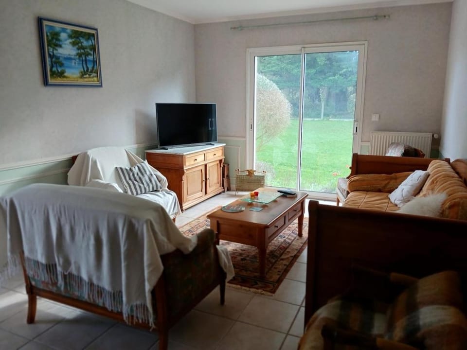 The call of the sea 3 bedrooms, sleeps 6 beach House in Saint-Nazaire