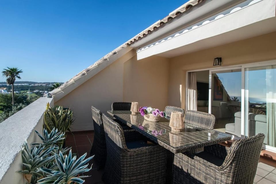 NEW Duplex Penthouse, Spectacular Ocean View Apartment in Costa del Sol