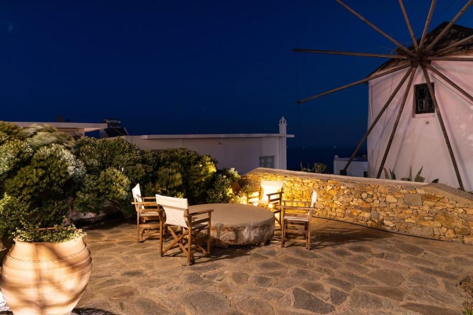 Traditional Windmill House , Chora Serifos House in Milos