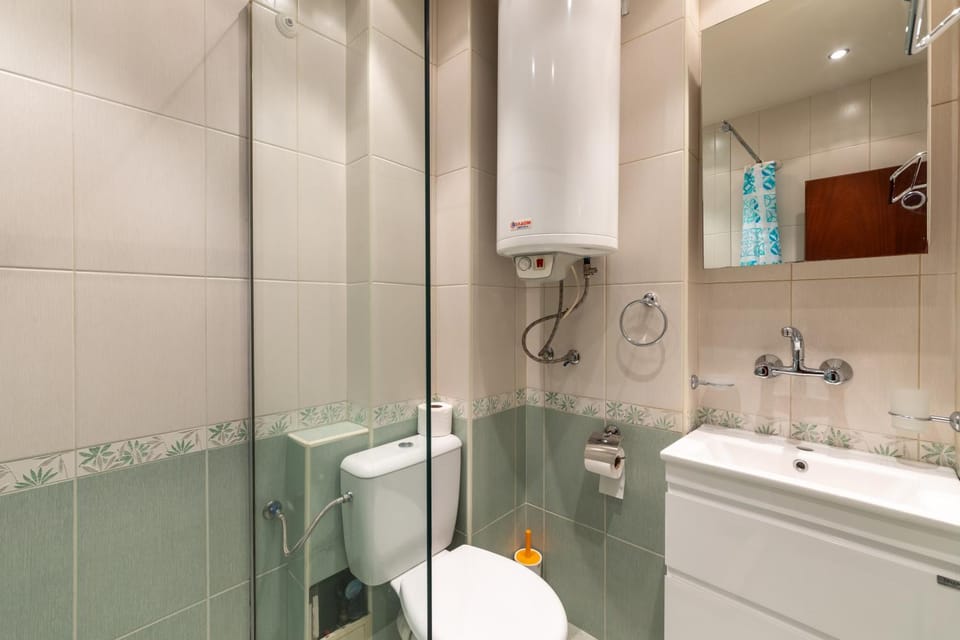 Shower, Toilet, Bathroom