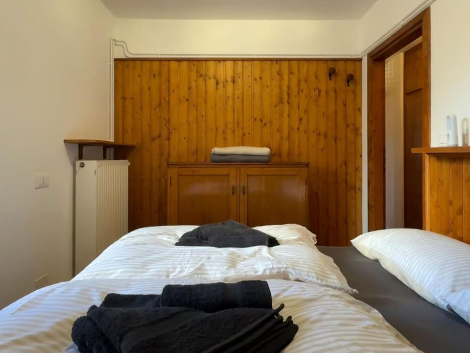 Bed, Photo of the whole room, Bedroom, towels, wardrobe