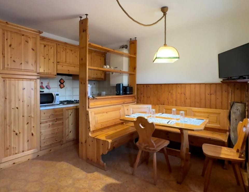 TV and multimedia, Kitchen or kitchenette, Living room, Dining area, pet friendly, stove