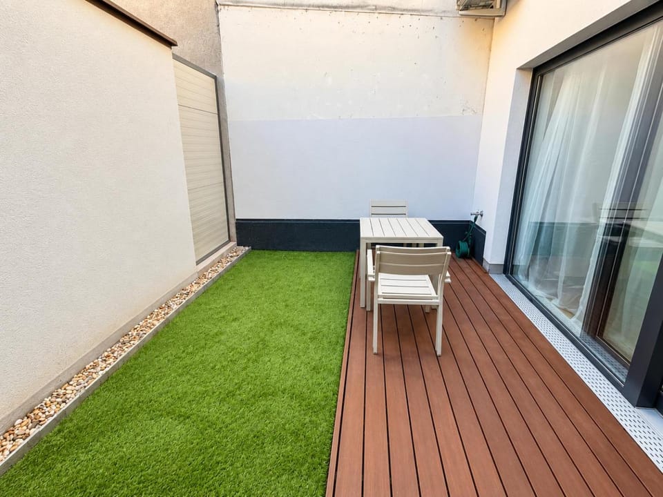 Garden, Balcony/Terrace