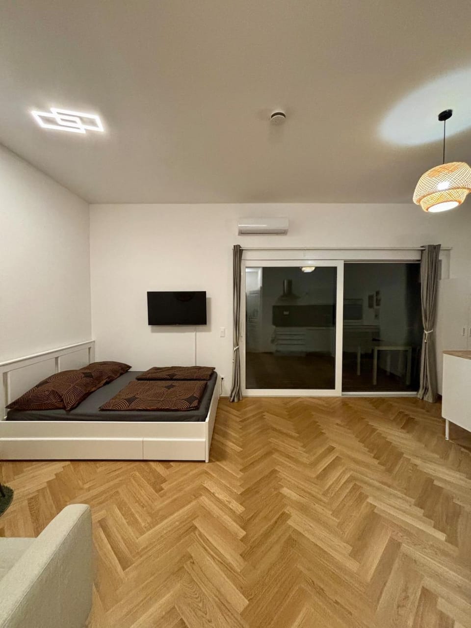 Lovely Apt with Private Garden and AC in Prime Location Apartment in Vienna