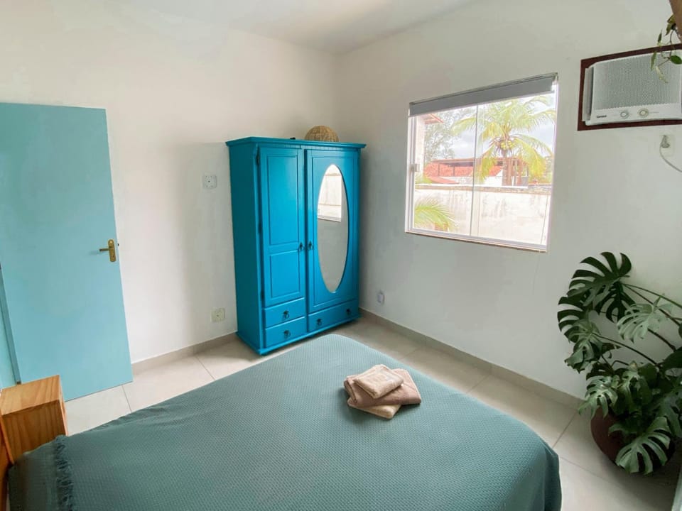 Bed, Bedroom, locker, towels, air conditioner