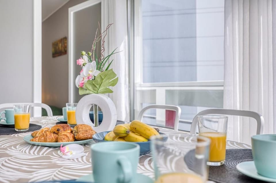 COLIVING Savana Bedroom - Convenient & Near CERN Apartment in Canton of Geneva