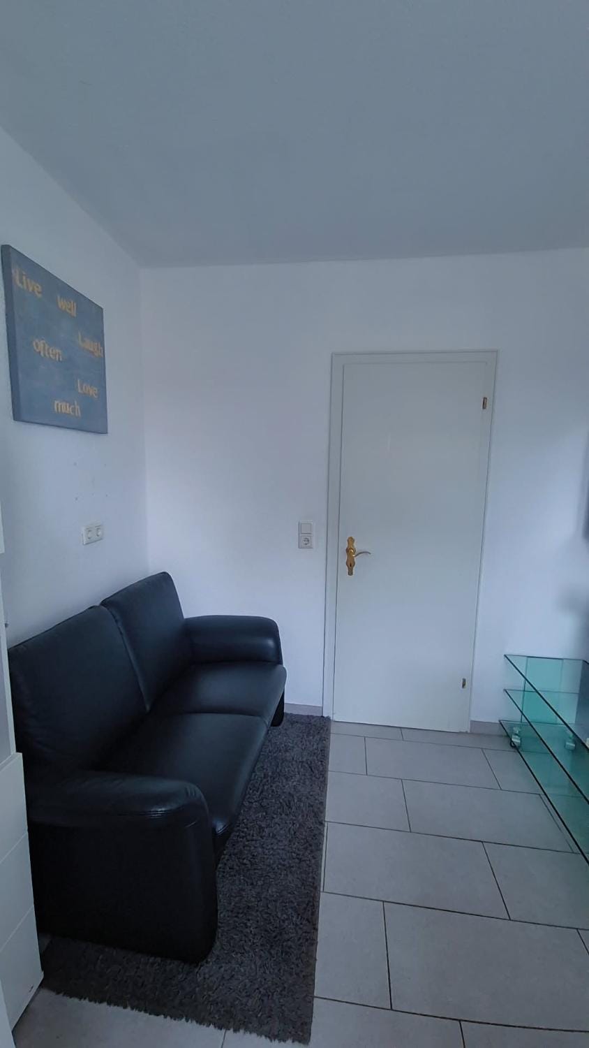 Zentrale Wohnung mit Wohnküche für bis 6 Gäste Apartment in Oberhausen