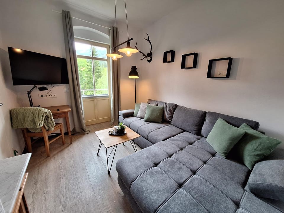 TV and multimedia, Living room, Bedroom