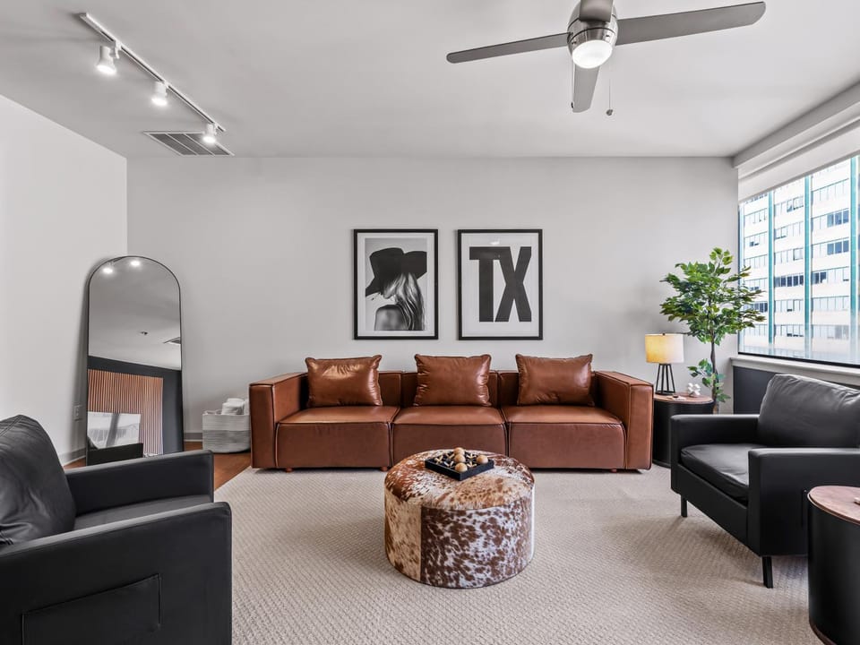 Living room, Seating area