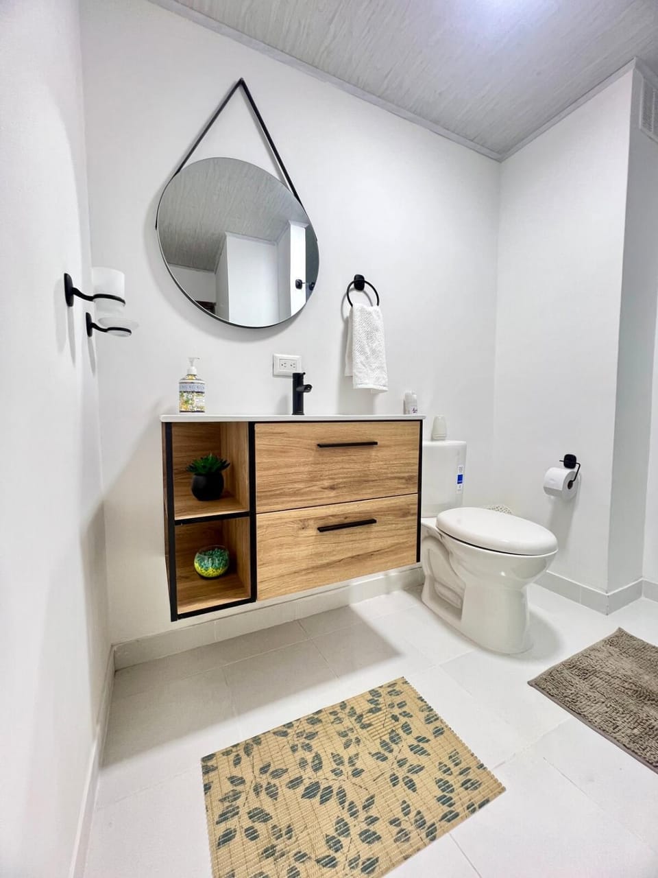 Apartamento 3 habitaciones cerca del Aeropuerto Matecaña Piscina y zonas recreativas Hasta 9 huéspedes Apartment in Dosquebradas