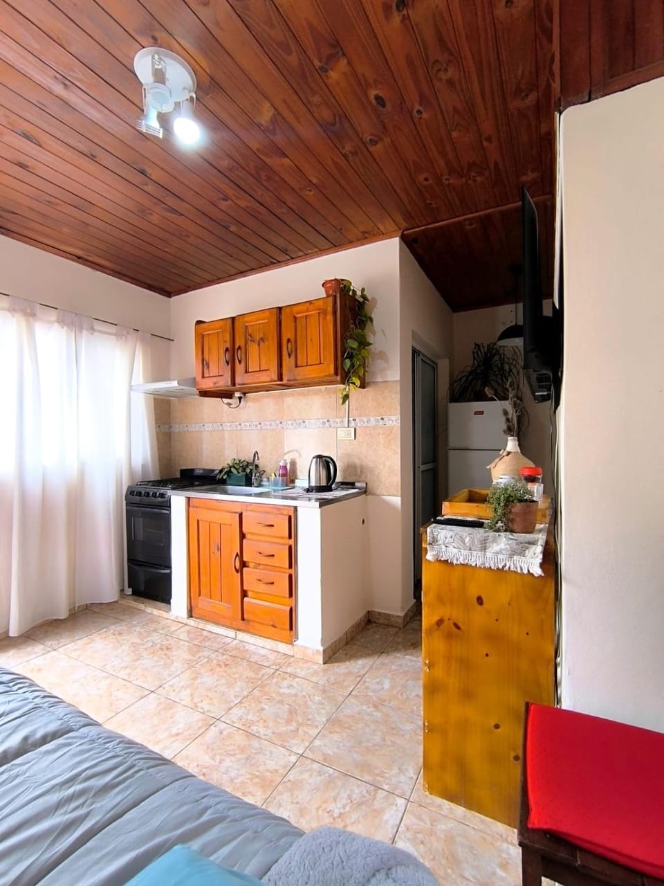 Kitchen or kitchenette, oven, pet friendly, stove