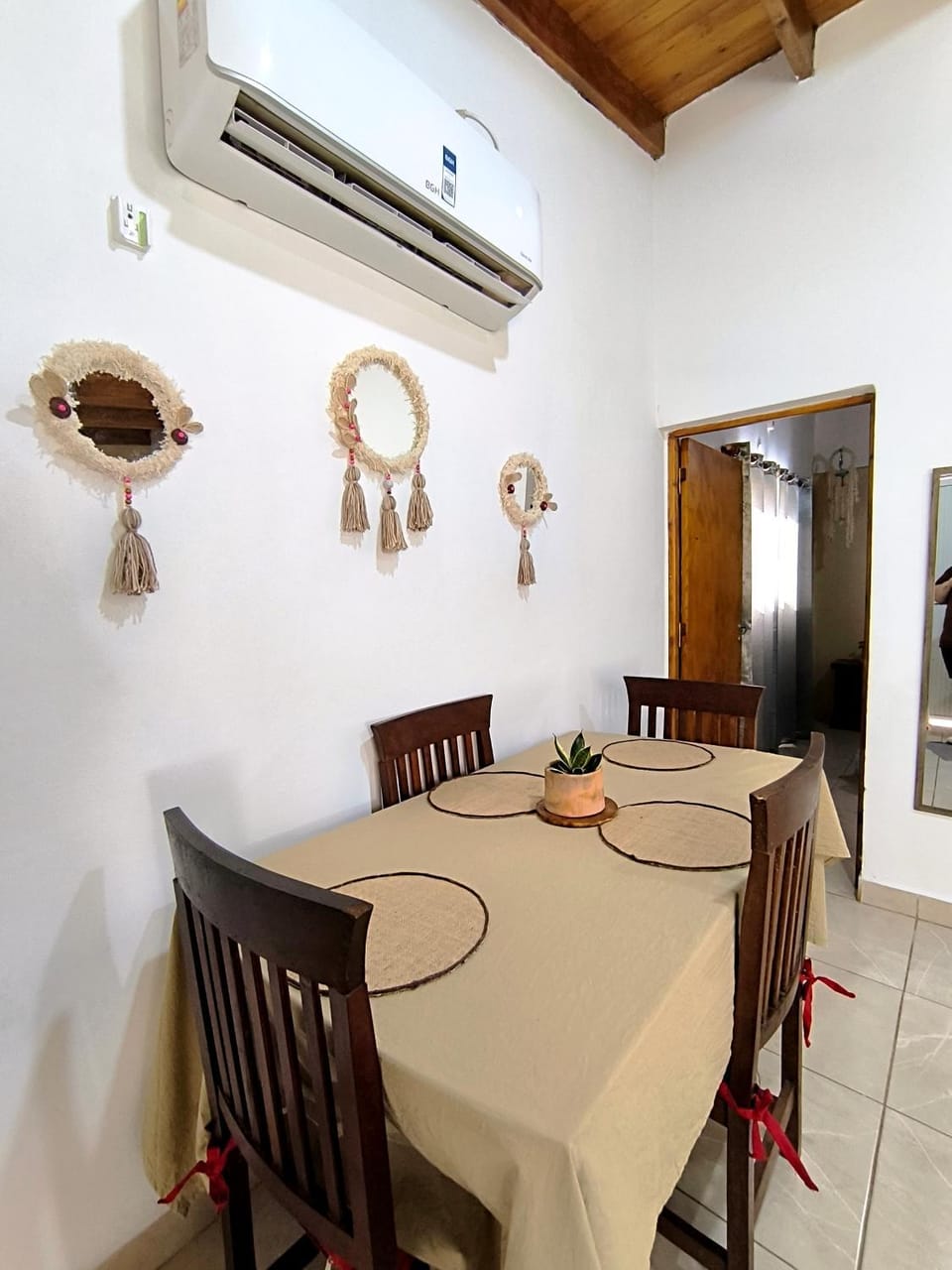 Living room, Seating area, Dining area, air conditioner