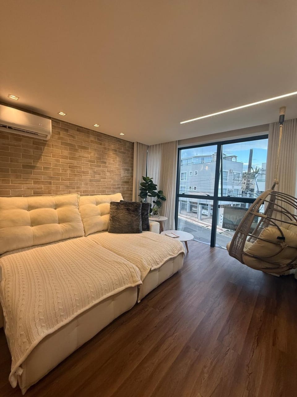 Suítes climatizadas com lazer na Praia dos Amores Apartment in Balneário Camboriú