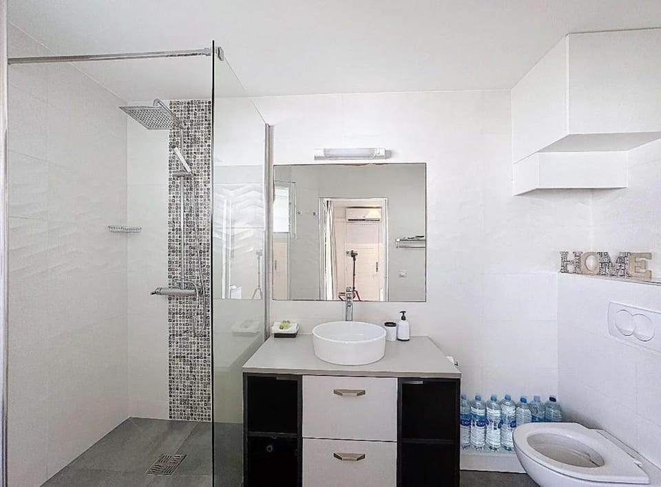Bleu Caraïbes appartement avec citerne privative Apartment in Grande-Terre, Guadeloupe