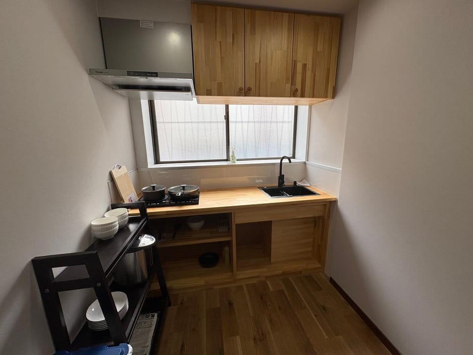 Kitchen or kitchenette, oven, pet friendly, stove