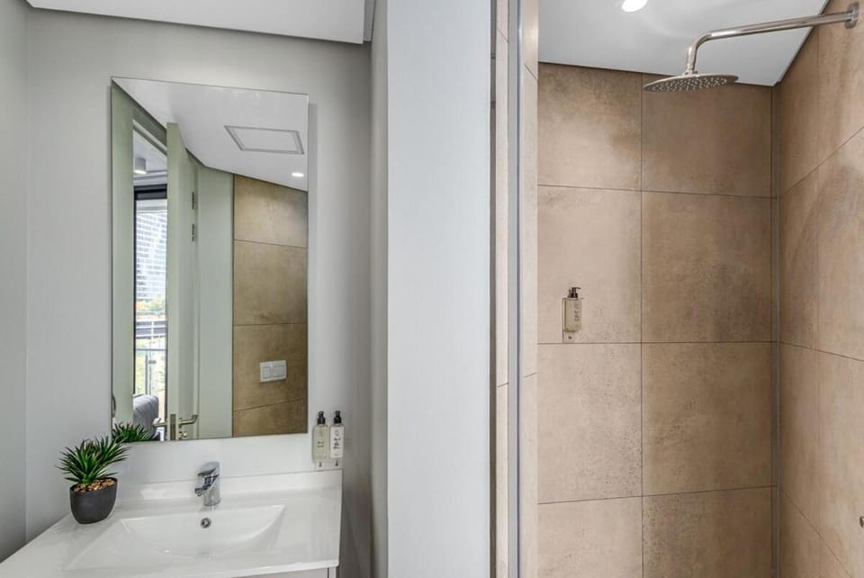 RestHaus Suite, Ellipse Waterfall Apartment in Sandton