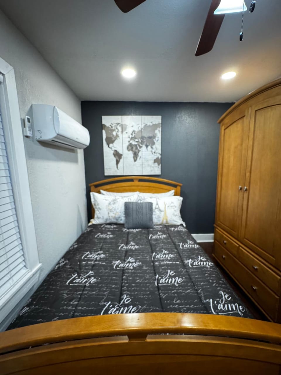 Bedroom, wardrobe