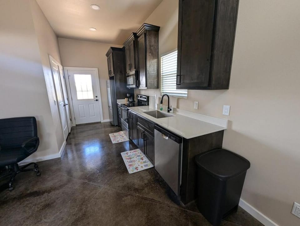 Special Deal on 2 Bedroom Unit 556 House in Paris