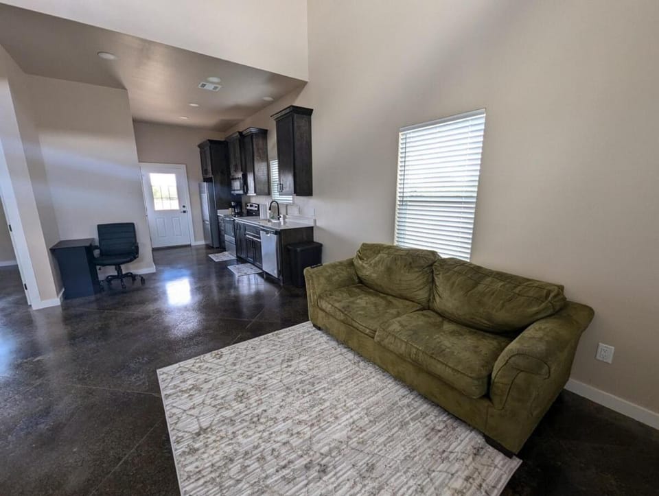 Special Deal on 2 Bedroom Unit 556 House in Paris