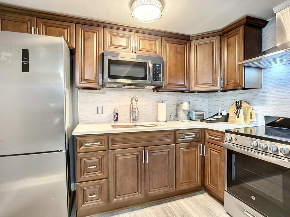 Private Guest House 10 Min to Airport & Downtown Bed and Breakfast in Jacksonville
