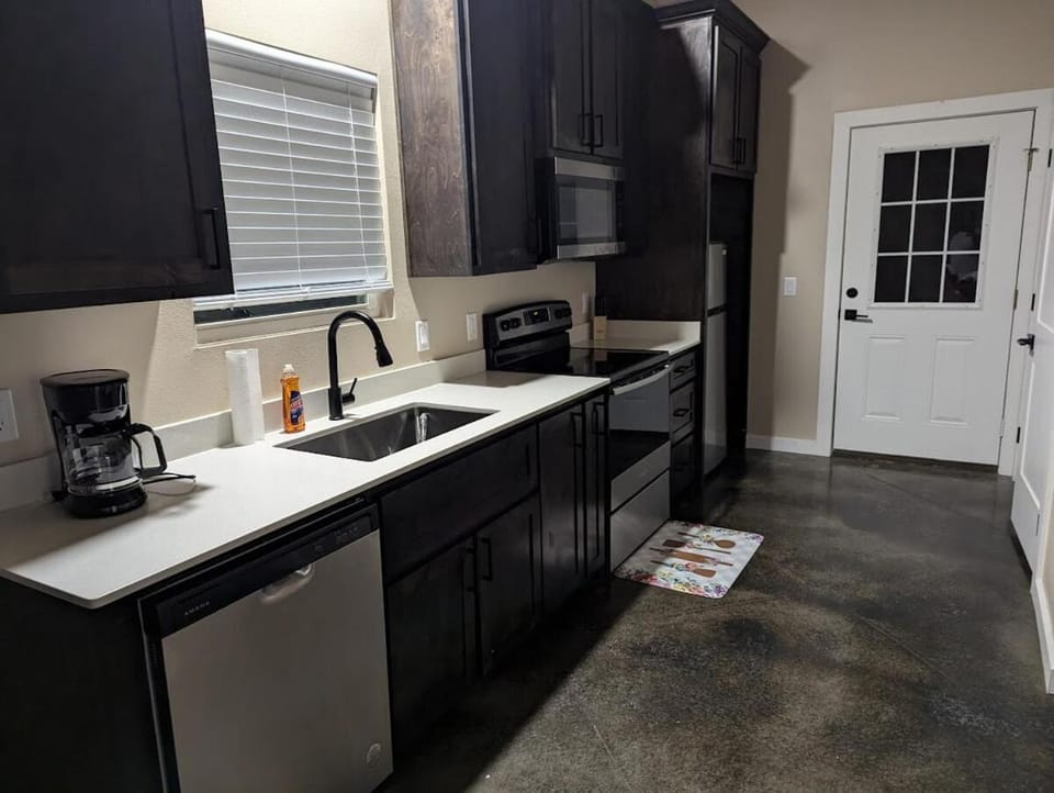 Kitchen or kitchenette, dishwasher, oven, pet friendly, stove