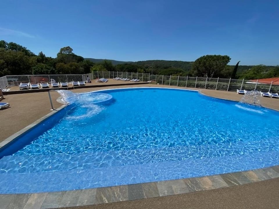 Day, Mountain view, Pool view, Swimming pool, sunbed