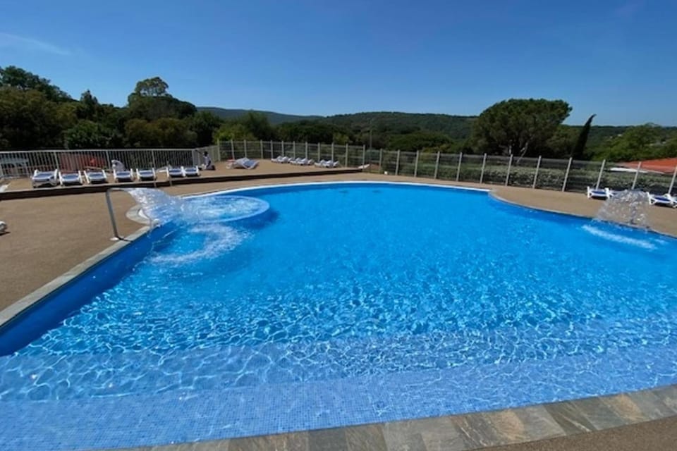 Day, Mountain view, Pool view, Swimming pool, sunbed