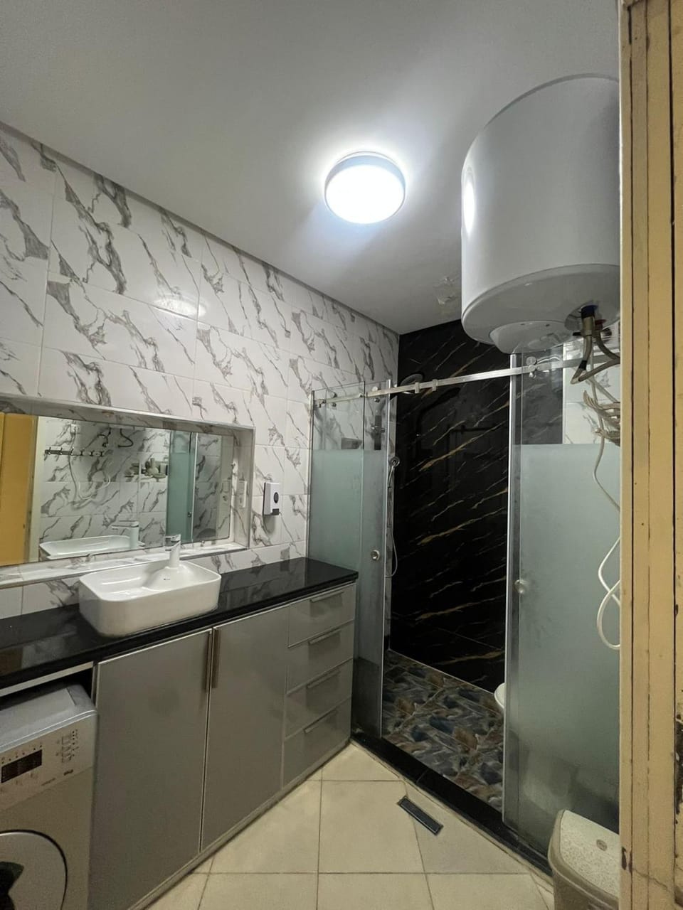 New Luxury Downtown Sea View Apartment Tanger Malabata - City Center Corniche & TGV Apartment in Tangier