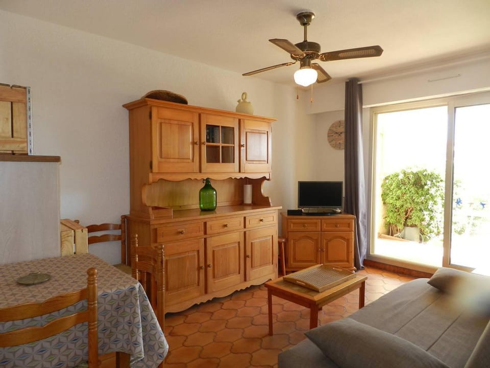 Appartement 2 pièces avec terrasse proche plage - FR-1-251-922 Apartment in Bormes-les-Mimosas
