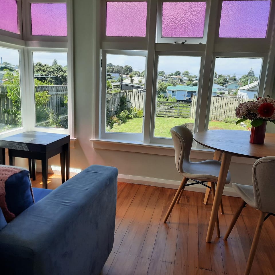 Little Blue Bach House in Whanganui