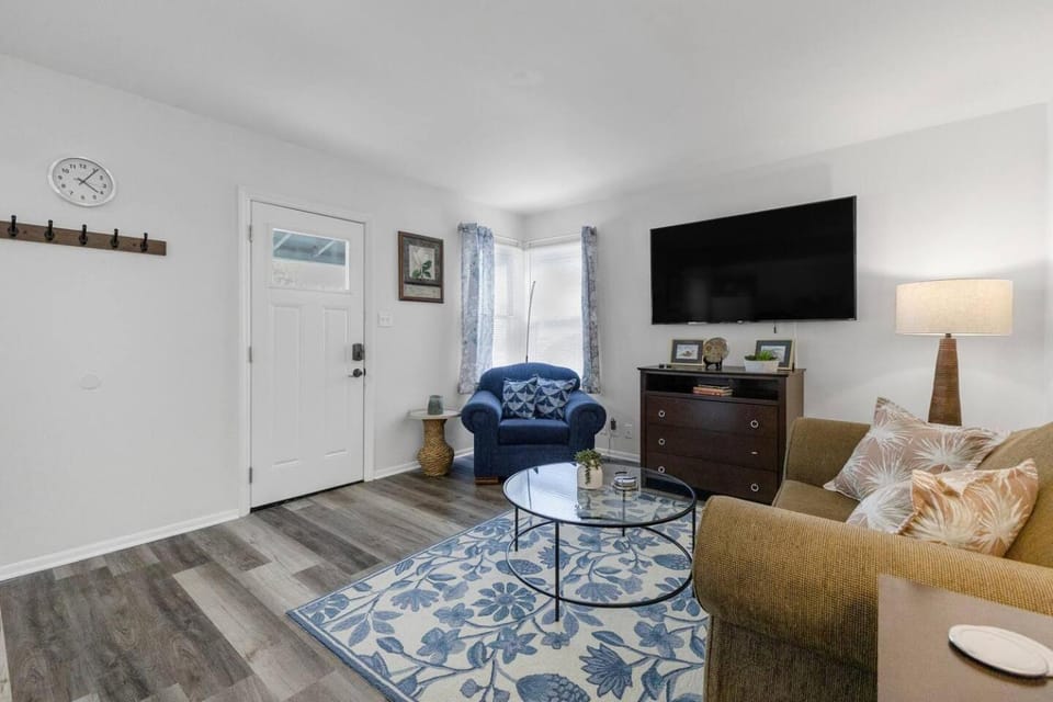 Modern Garden 1BR | Laundry + Pets OK | Quiet Apartment in Saint Joseph