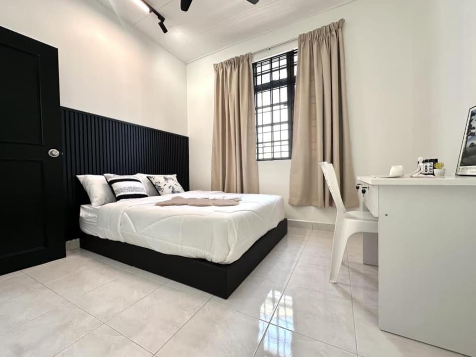 Spacious Classic 4BR Family Haven I Simpang Ampat House in Penang