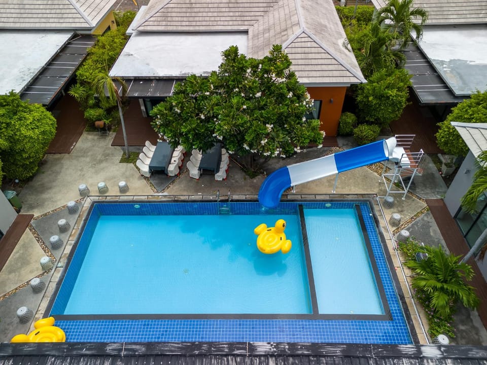Pool view, Swimming pool