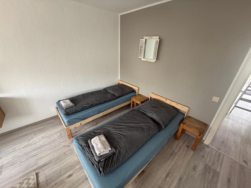 EMAS 2 Wohnung mit 2 Einzelbetten, Küche, WLAN, TV Apartment in Krefeld