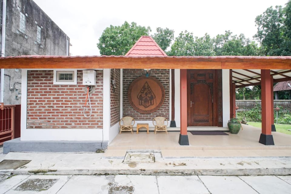 Property building, Day