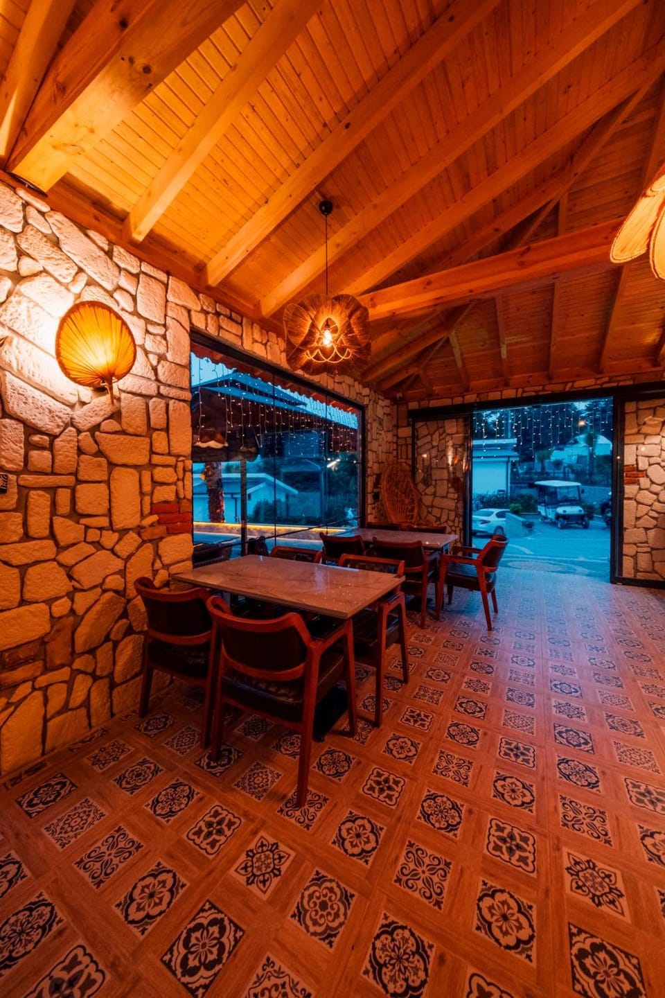 Restaurant/places to eat