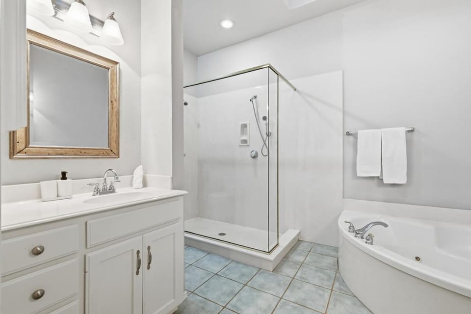 Lux Cozy 5B2B Home for Families House in Frisco