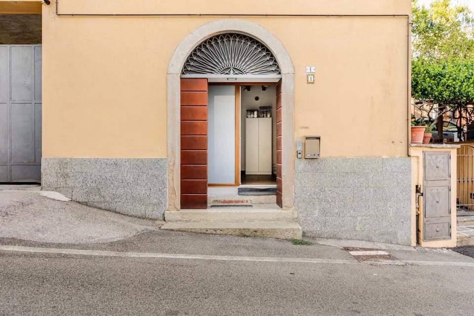 Casetta gialla in Brianza - Monticello Brianza - NON E' CASATENOVO Apartment in Province of Lecco