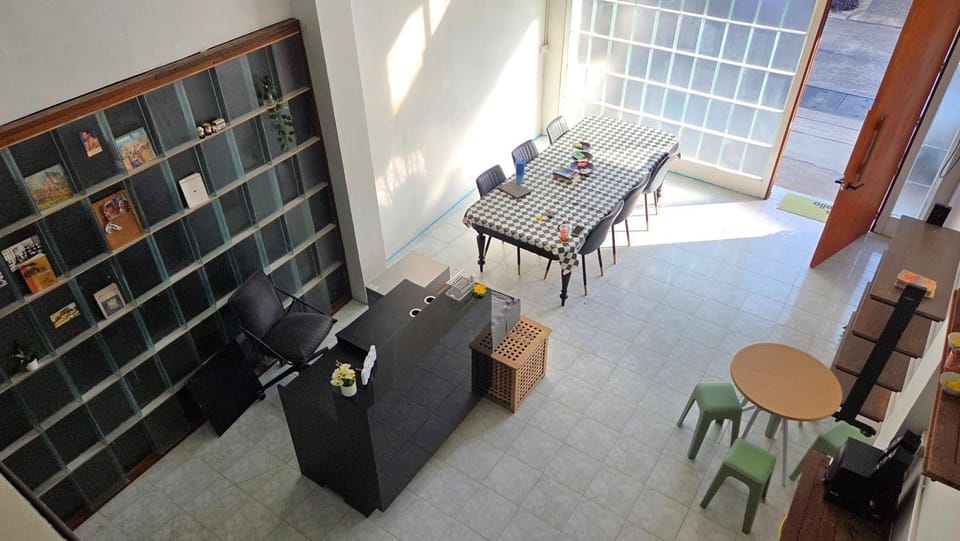 Library, TV and multimedia, Living room, Seating area