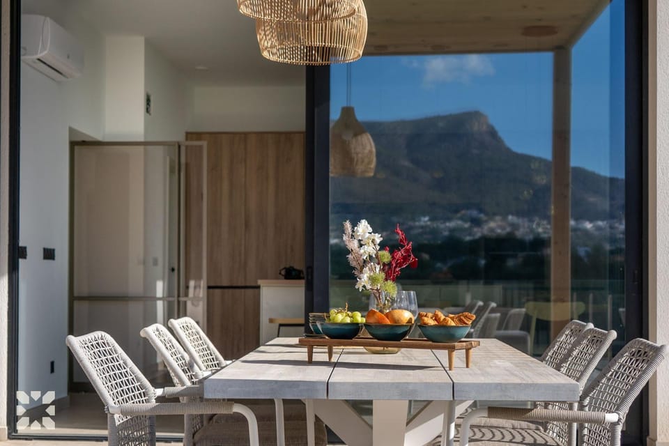 Patio, Day, Natural landscape, View (from property/room), Balcony/Terrace, Living room, Seating area, Dining area, Mountain view